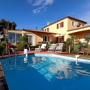 les-deux-chenes-a-tanneron-village.fr-provencehotel.com/